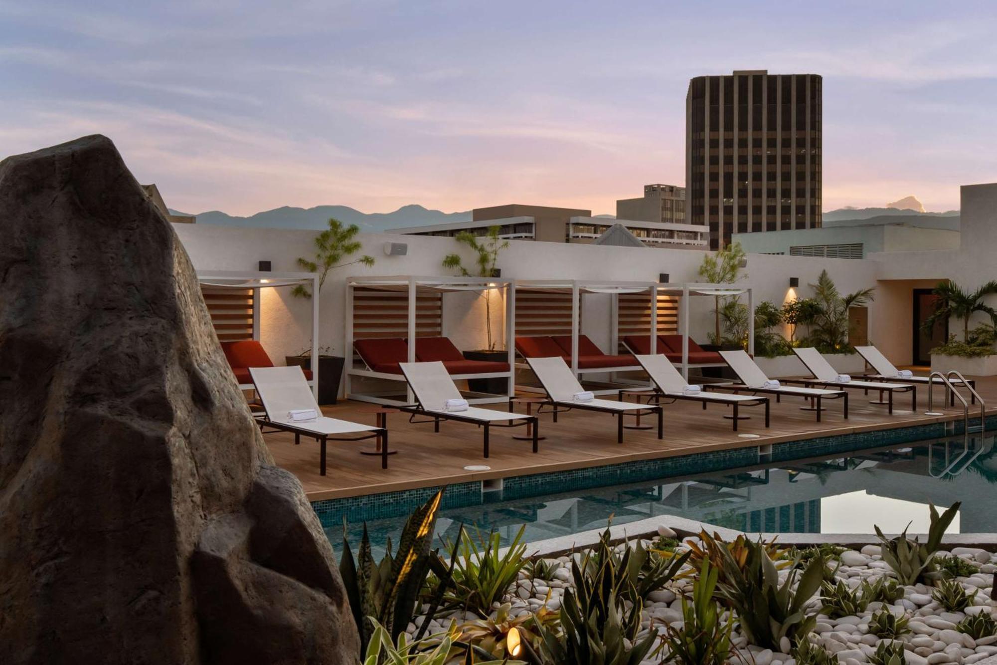 Rok Hotel Kingston Tapestry Collection By Hilton Extérieur photo