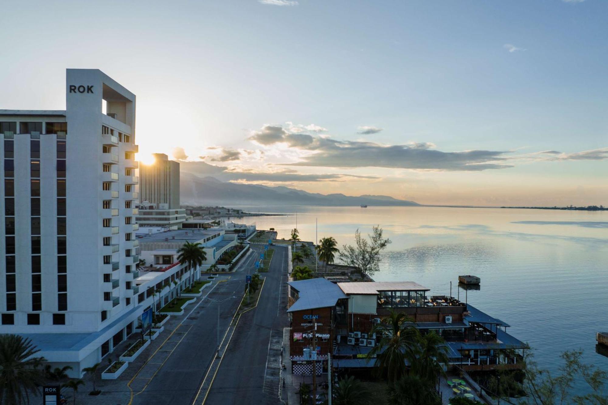 Rok Hotel Kingston Tapestry Collection By Hilton Extérieur photo
