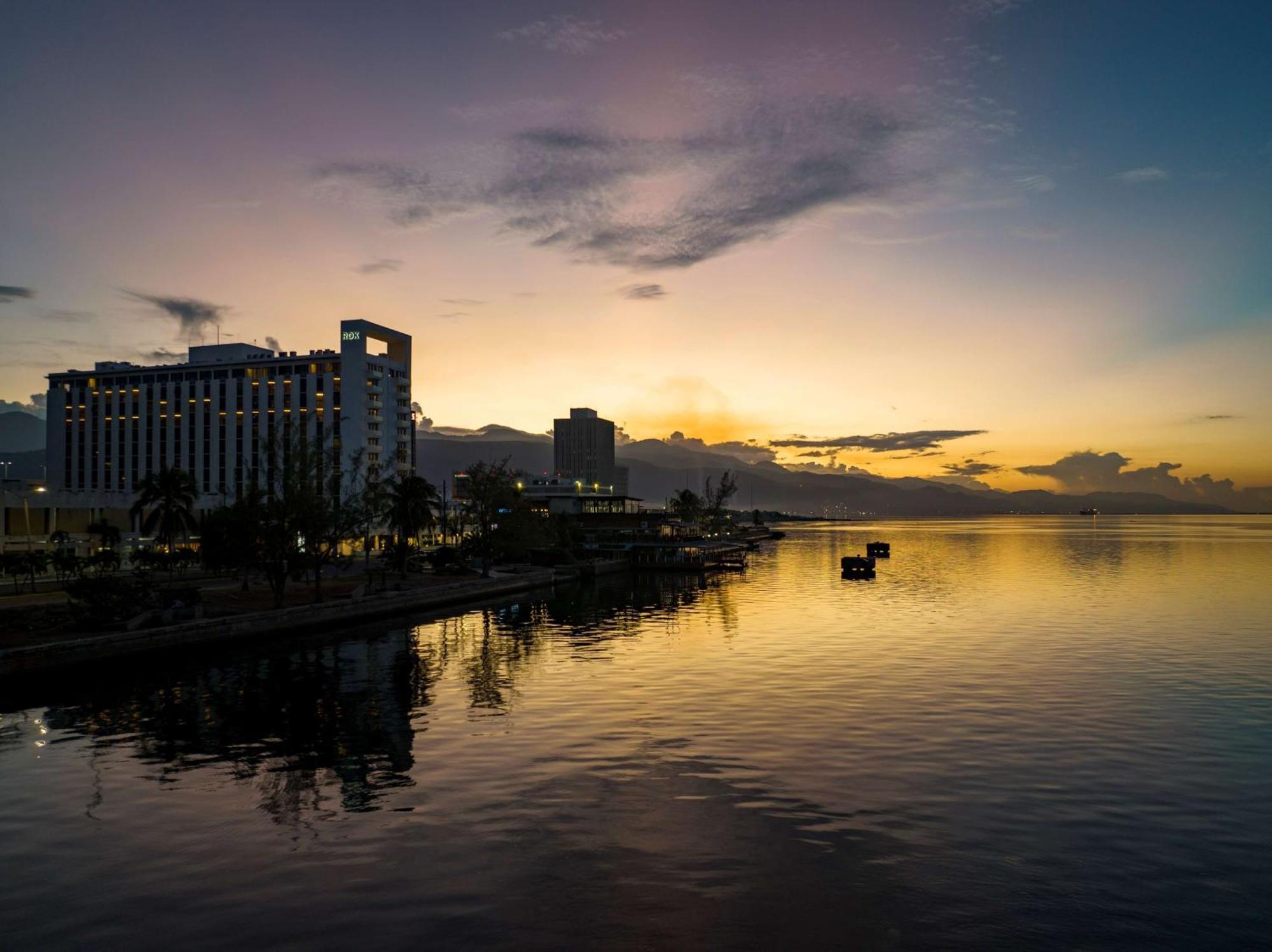 Rok Hotel Kingston Tapestry Collection By Hilton Extérieur photo